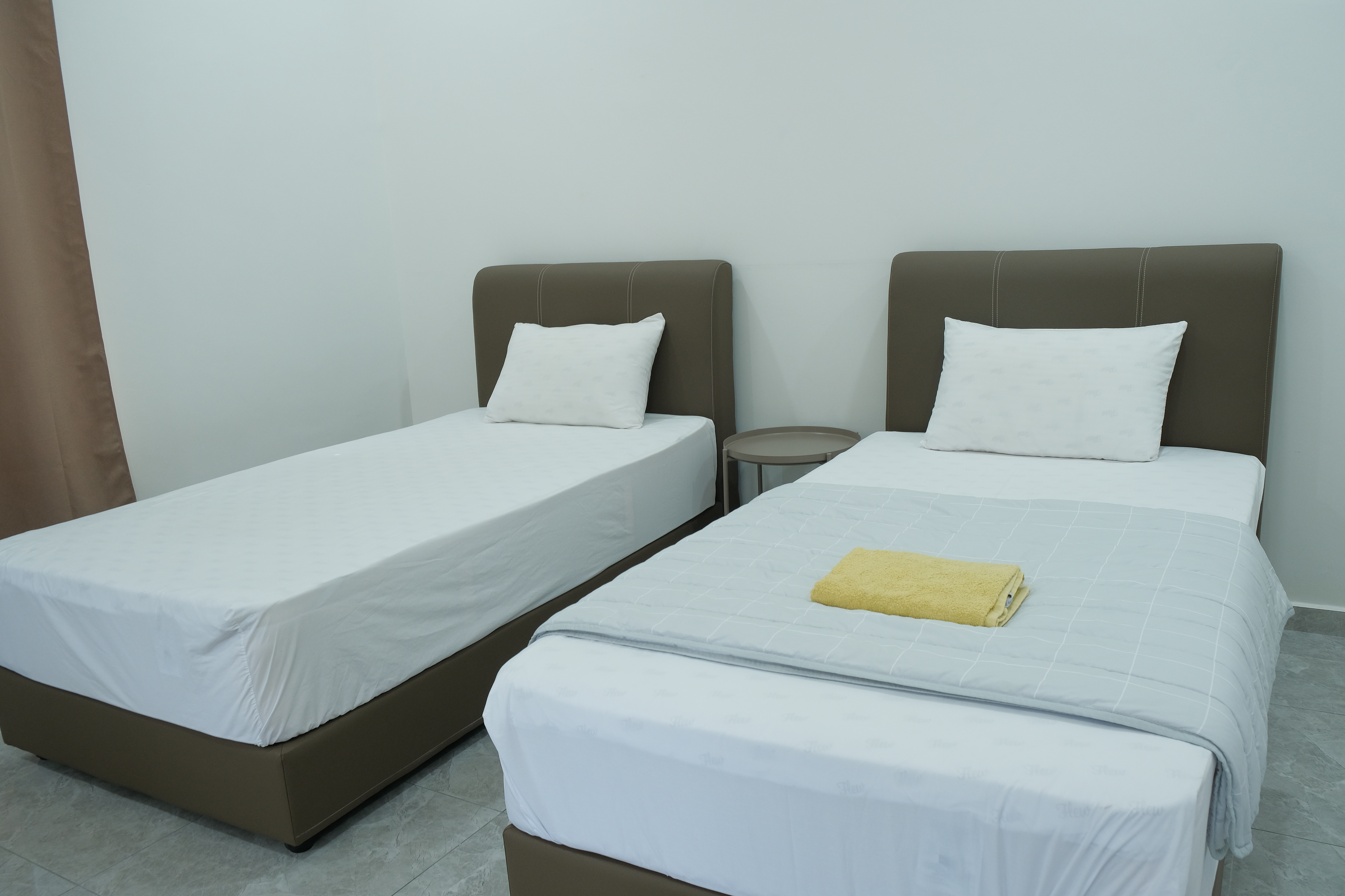 Spacious modern living room